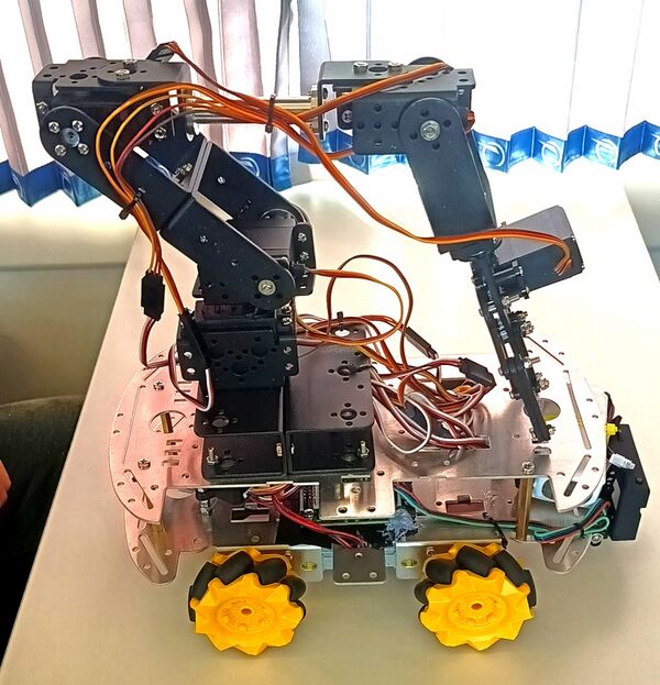 Oganeson robot3.jpg