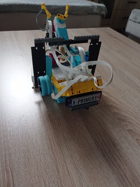 Súbor:Robot zozadu.jpg