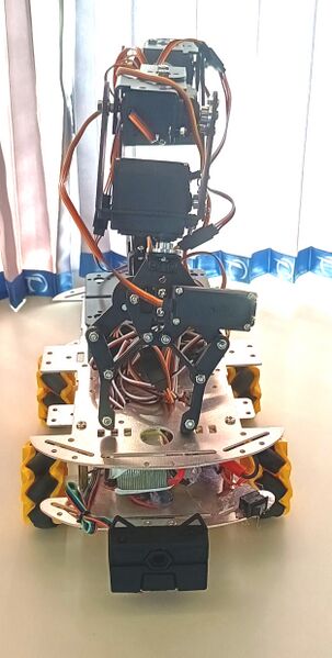 Súbor:Oganeson robot1.jpg